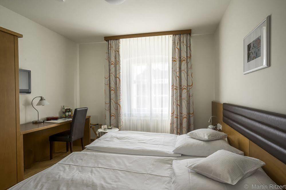 Klostergasthof Roggenburg Extérieur photo